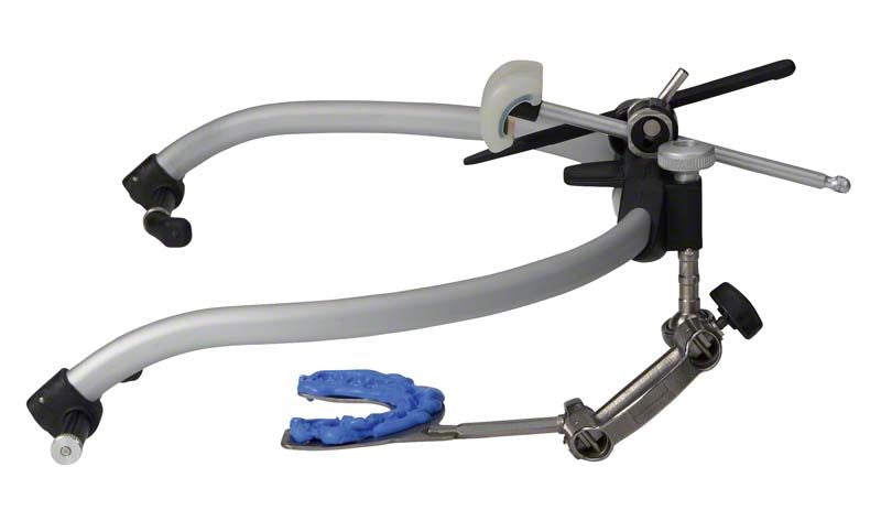 Gesichtsbogen ARCUS™ ArcuSevo mit blauem Bissregistrat.