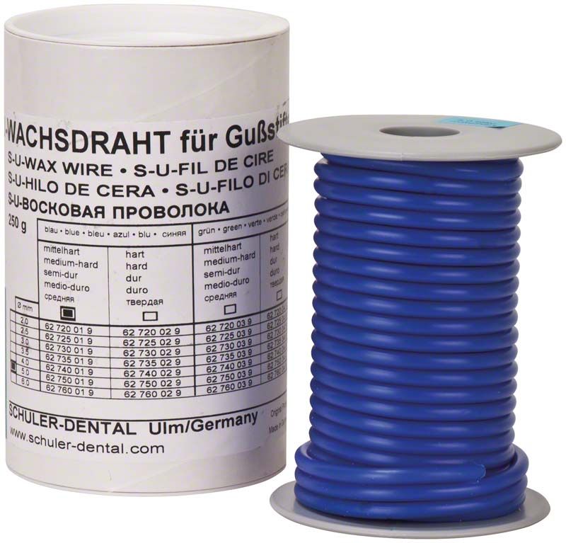 Blauer Wachsdraht mittelhart Ø 5,0mm auf Rolle neben Verpackung.