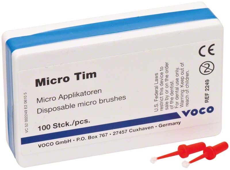 Weiße Verpackung der Micro Tim Applikatoren mit zwei roten Bürsten.