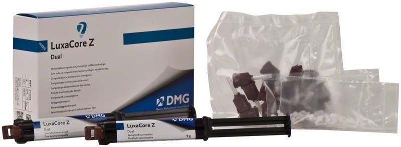 LuxaCore Z - Dual Smartmix blau Spritzen vor Verpackung und Zubehör.