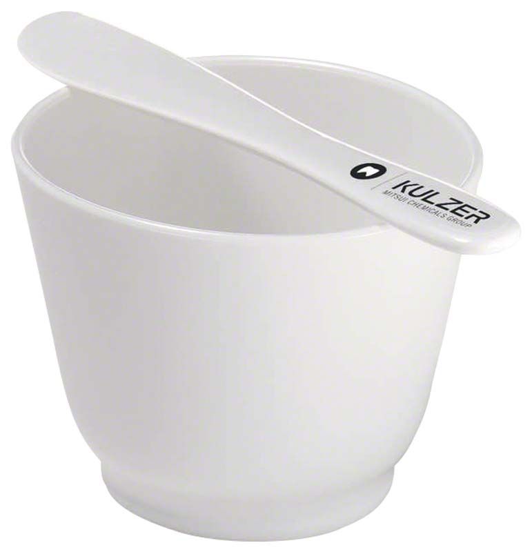 Alginat Anmischbecher von Kulzer mit weißem Rührspatel.