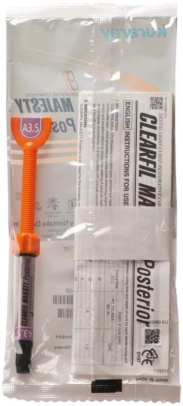 Kuraray Clearfil Majesty Posterior Spritze A3,5 in Originalverpackung.