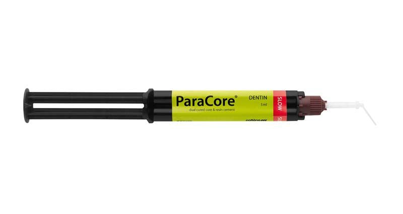 ParaCore® SLOW Dentin 5ml Spritze mit Applikationsspitze auf weißem Hintergrund.