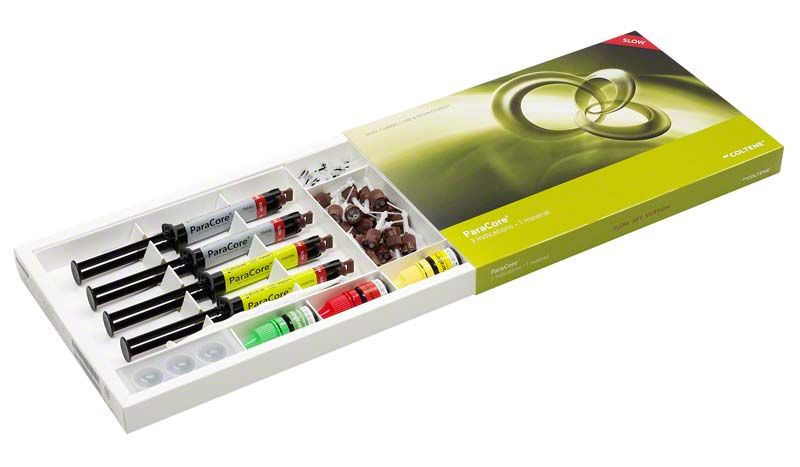 ParaCore® SLOW Intro Kit mit Spritzen und Farbringen in geöffneter Verpackung.