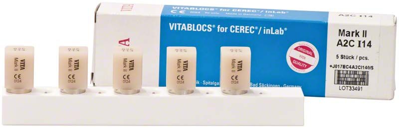VITABLOCS® Mark II A2C I14 Rohlinge auf weißem Halter vor Verpackung.