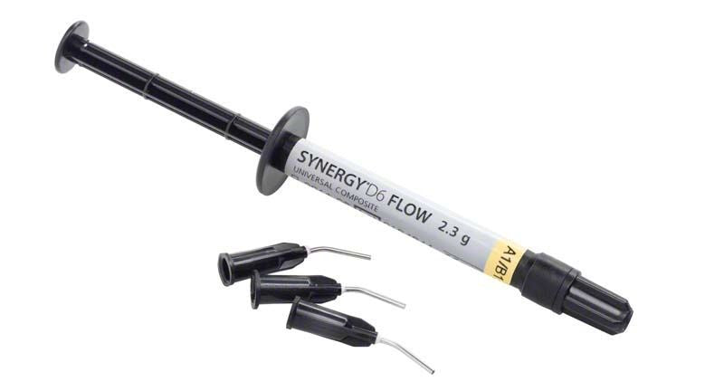 Synergy D6 Flow Spritze A1/B1 mit drei Applikationsspitzen.