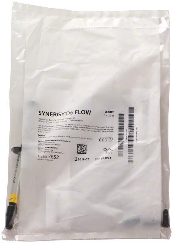 Spritze Synergy D6 Flow A2/B2 in weißer Verpackung mit Aufdruck.