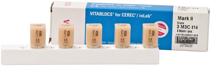 VITABLOCS® Mark II I14 Zahnfarbene CAD/CAM-Blöcke auf weißem Halter.