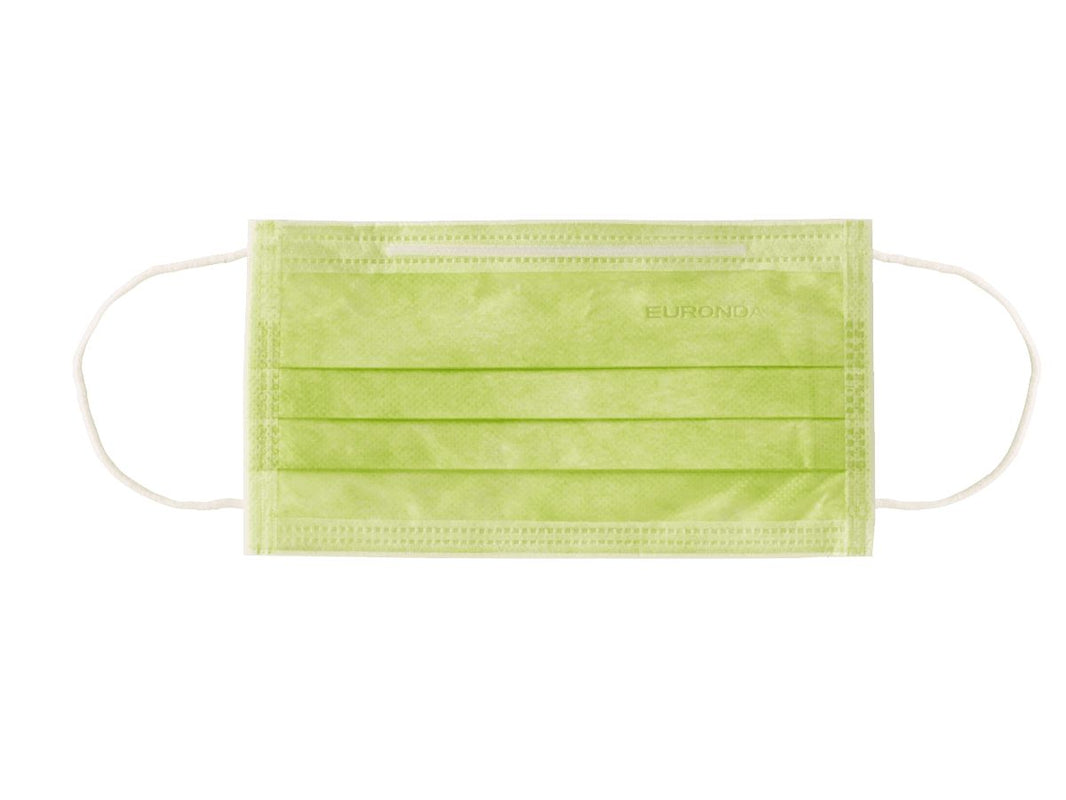 3-lagiger grüner Mundschutz mit Gummizug und Nasenbügel.