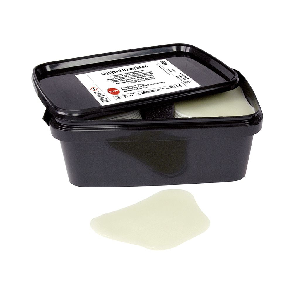 Schwarze Box mit Lightplast Basisplatten für Prothesenbasisherstellung.