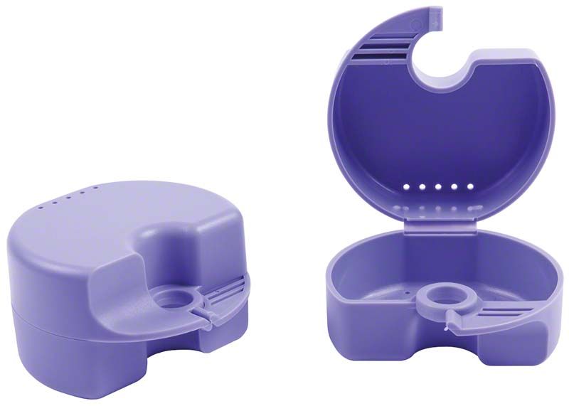 Geöffnete und geschlossene violette Quick-Box Gr. 2 mit Belüftungslöchern.
