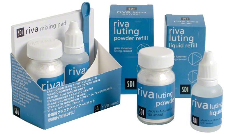 Riva Luting Pulver und Flüssigkeit Kit in blauer Verpackung.