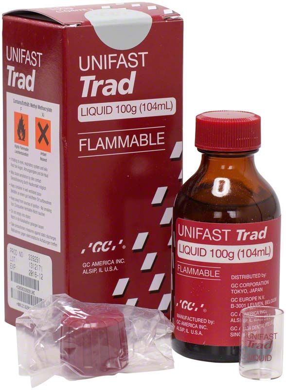 GC Unifast TRAD Flasche mit Verpackung für zahnmedizinische Anwendungen.