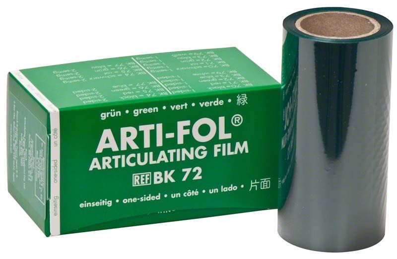 Grüne Arti-Fol® Artikulationsfolie in Spenderrolle mit Verpackung.