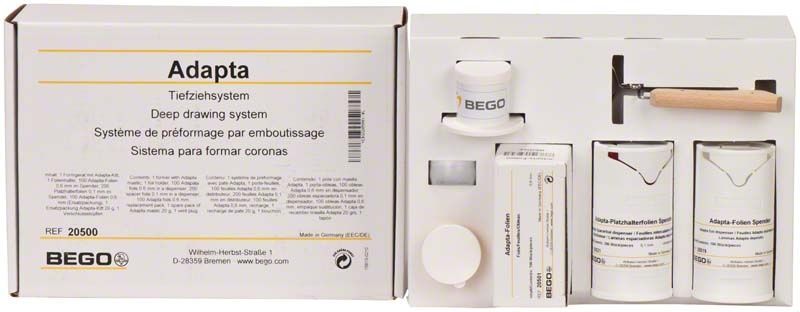 Adapta-Tiefziehsystem-Verpackung mit Zubehör und Beschriftung.