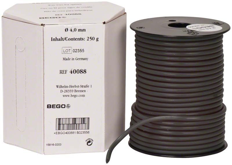 Wachsdrahtrolle für Gusskanäle, grün, mittelhart, 4,0 mm, Verpackung sichtbar.