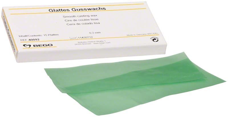 Glattes Gusswachs von BEGO in grüner Folie vor der Verpackung.