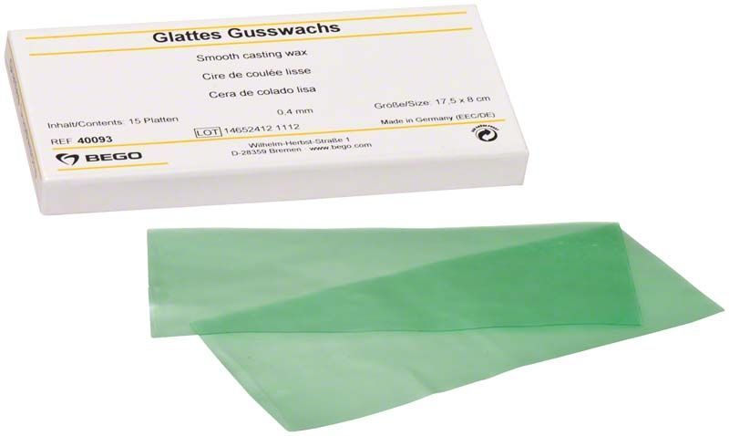 Glattes Gusswachs 0,40mm von BEGO in grüner Folie vor Verpackung.
