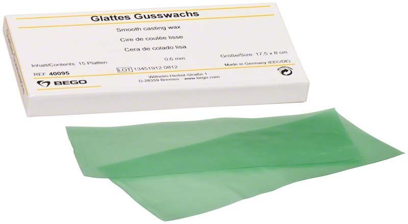 Glattes Gusswachs von BEGO in grüner Folie vor Verpackung.