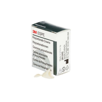 Nahaufnahme einer 3M Polycarbonat-Krone für Eckzähne vor der Verpackung.