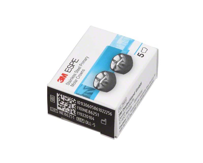 Edelstahlkronen für Milchzahnmolaren in geöffneter Verpackung mit Sicht auf zwei Kronen.