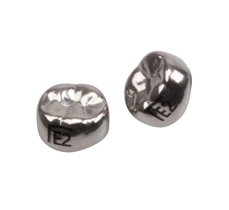 Edelstahlkronen für Milchzahnmolaren, Detailansicht von zwei vorgeformten Kronen.