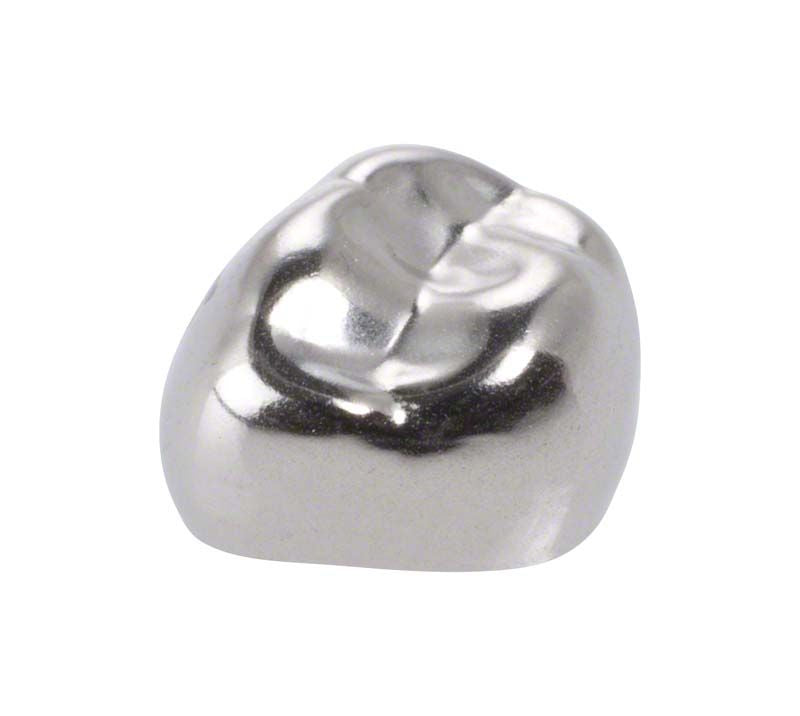 Edelstahlkrone für Milchzahnmolar UK mit zervikalem Federrand.