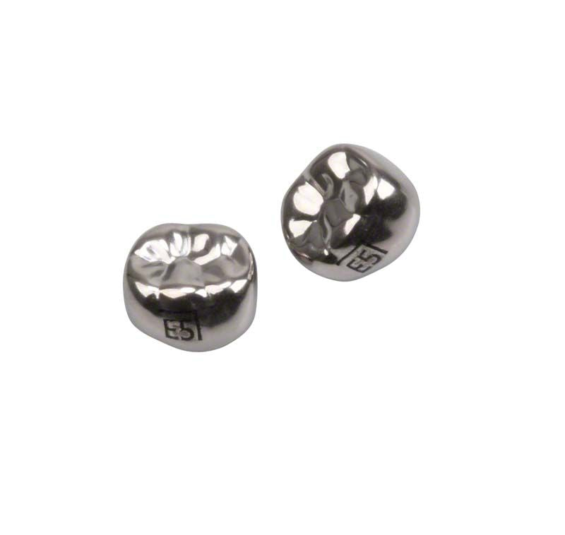 Edelstahlkronen für Milchzahnmolaren mit eingraviertem "E5"-Symbol.