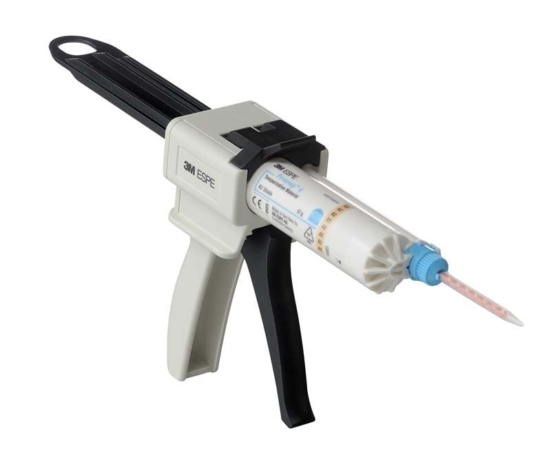 Protemp™ 4 A2 Kartusche in Applikationspistole für temporäre Zahnversorgungen.