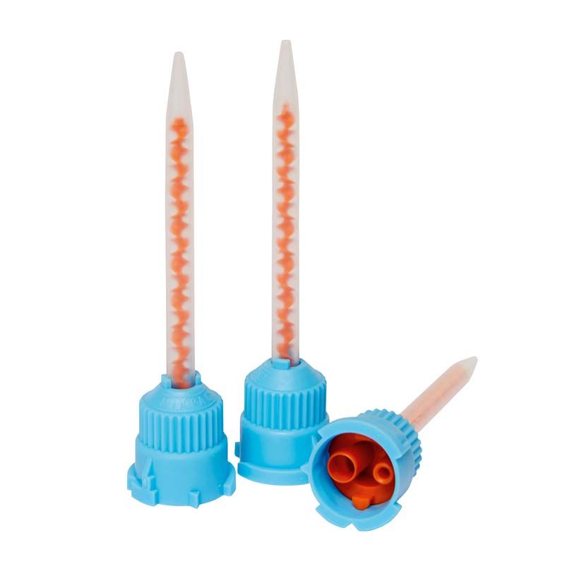 Drei blaue Mischkanülen mit orangem Mischspiralansatz für Protemp™ 4 B3 Kartusche.