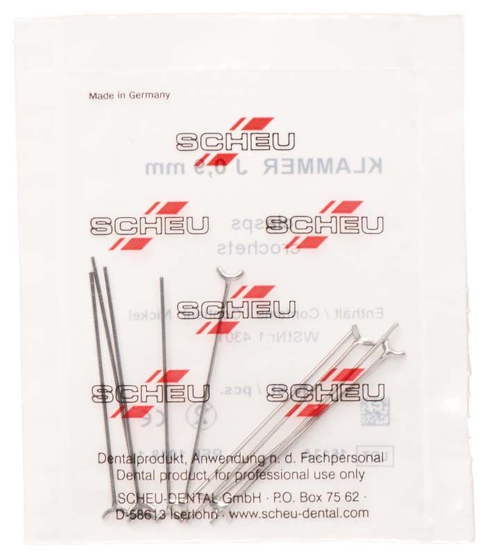 J-Klammer Ø 0,9mm in transparenter Verpackung mit rotem Scheu-Logo.