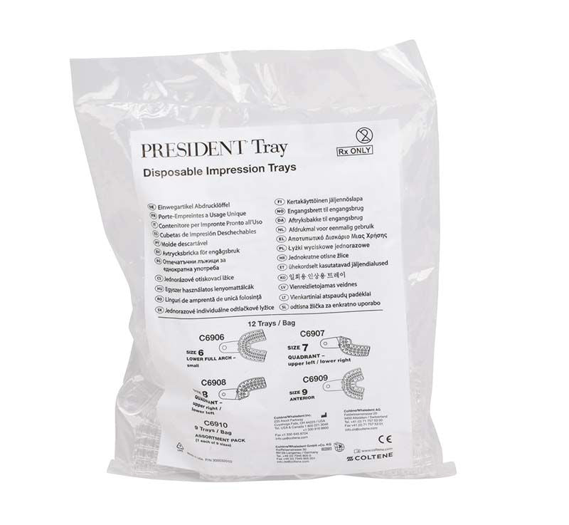 Klarer Einweg-Abdrucklöffel in Originalverpackung mit Produktinformationen.
