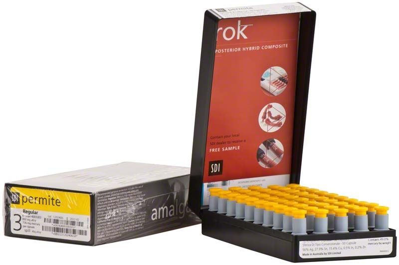 Permite Kapseln Gr. 3 in geöffneter Verpackung mit gelben Verschlüssen.