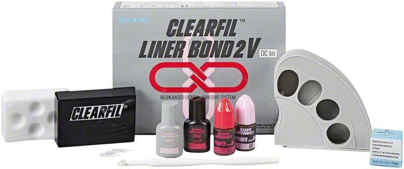 Clearfil Liner Bond 2V Set mit Flaschen, Mischpalette und Zubehör.
