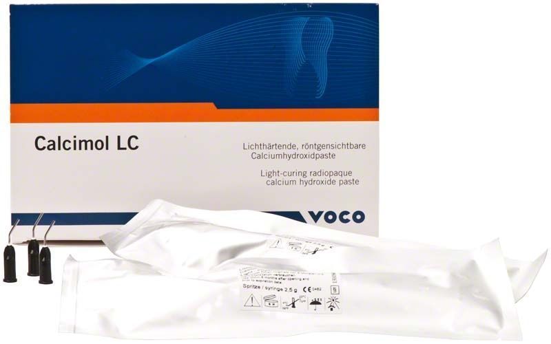 Calcimol LC Spritzen-Set von Voco mit Verpackung und Zubehör.