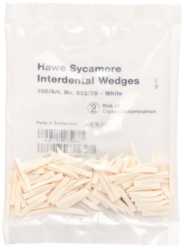 Interdentalkeile aus Ahorn in weißer Verpackung für zahnmedizinische Anwendungen.