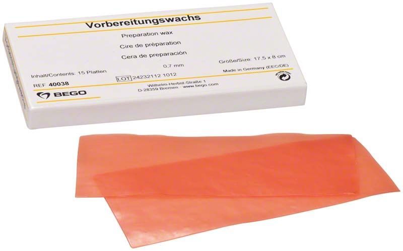 Vorbereitungswachs von BEGO mit Verpackung und rotem Wachsblatt.