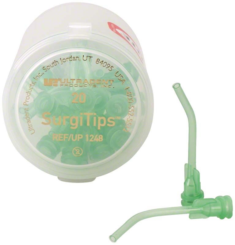 Grüne SurgiTip Absaugkanülen neben transparenter Verpackung mit Aufschrift.