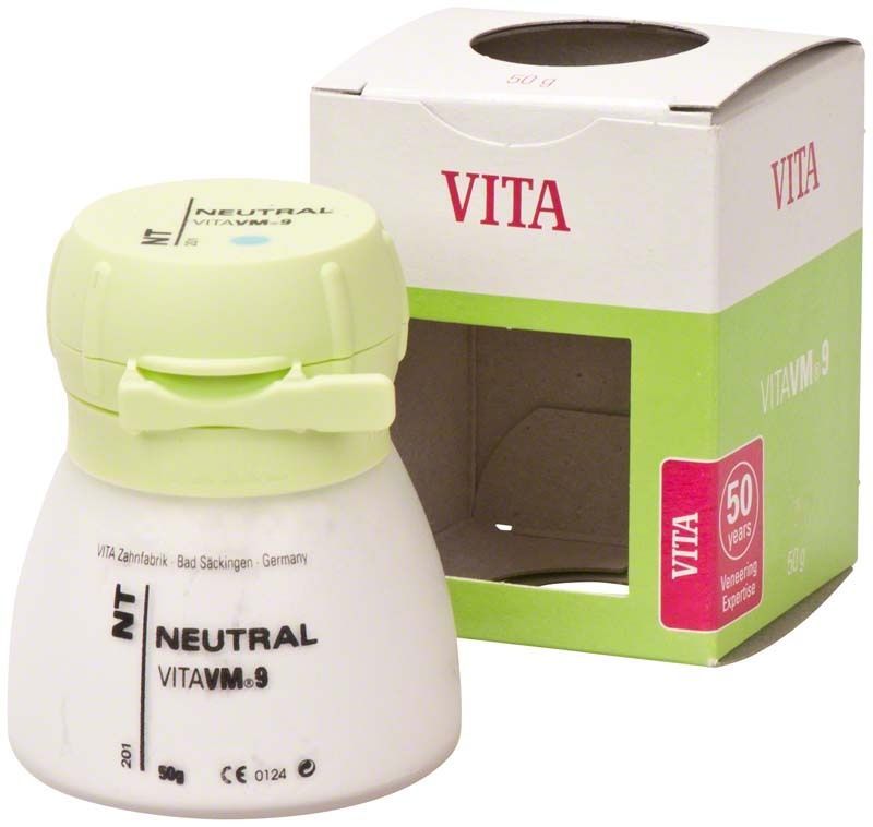 VITA VM 9 Keramikpulver 50g mit Verpackung im Hintergrund.