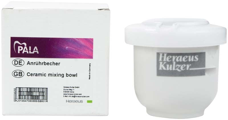 Pala® Anrührbecher aus weißem Kunststoff neben Produktverpackung.