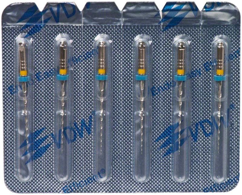 Mtwo® NiTi-Instrumente 25mm in Blisterverpackung mit sechs Feilen.