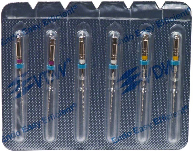 Mtwo® NiTi-Instrumente 25mm in Blisterverpackung mit sechs Instrumenten.