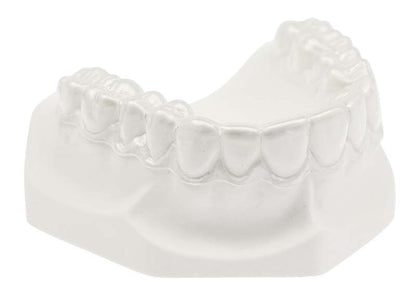 Dentale Anwendung aus DURAN® Tiefziehfolie, geformt als Zahnschiene.