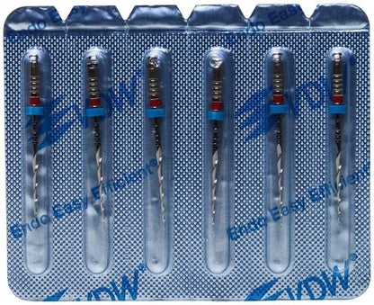 Mtwo® NiTi-Instrumente 25mm in Blisterverpackung für Wurzelkanalbehandlung.