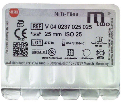 NiTi-Instrumentenverpackung mit Produktinformationen und Sterilitätssiegel.