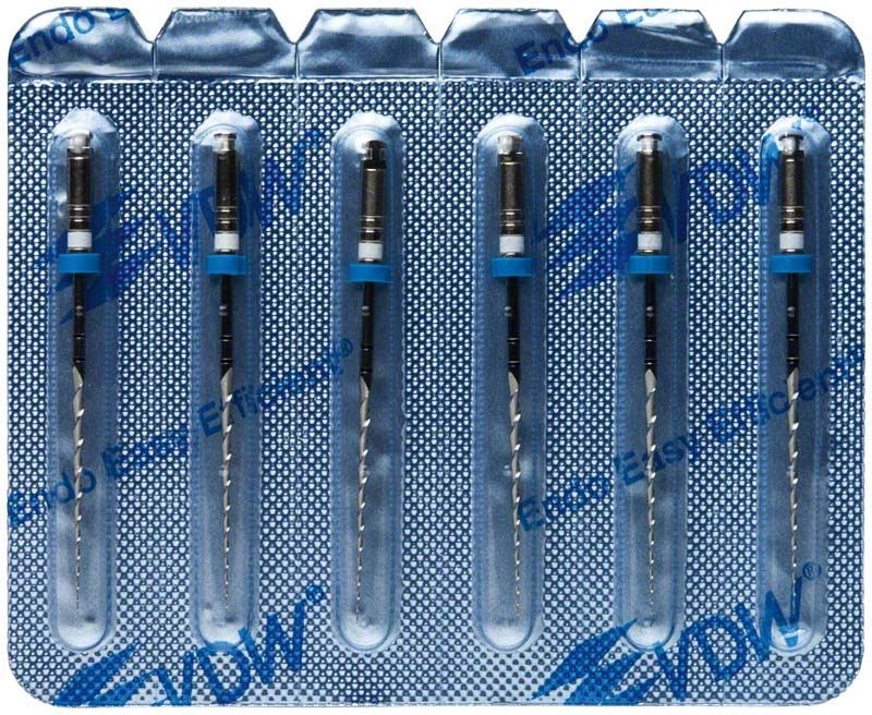 Blisterverpackung mit sechs Mtwo® NiTi-Instrumenten für Wurzelkanalbehandlung.