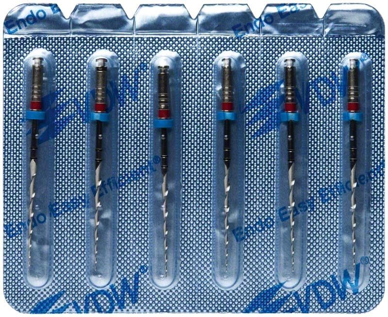 Mtwo® NiTi-Instrumente für die Wurzelkanalaufbereitung in Blisterverpackung.