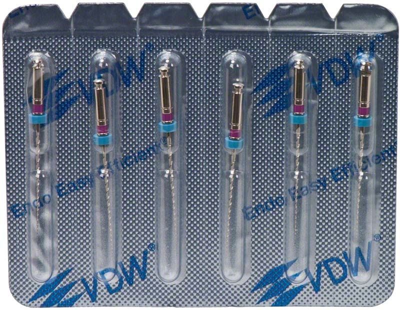 Mtwo® NiTi-Instrumente in Blisterverpackung für endodontische Anwendungen.