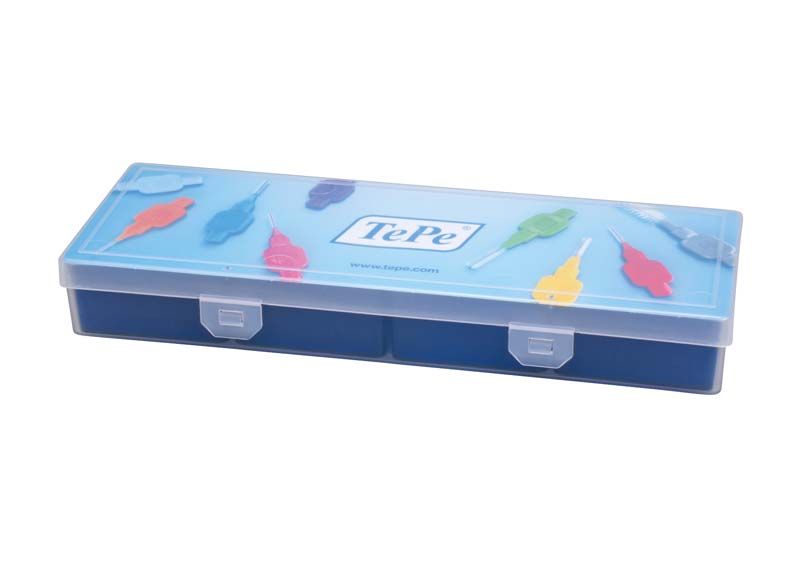 Leere TePe Praxisbox mit Interdentalbürsten-Motiven auf dem Deckel.