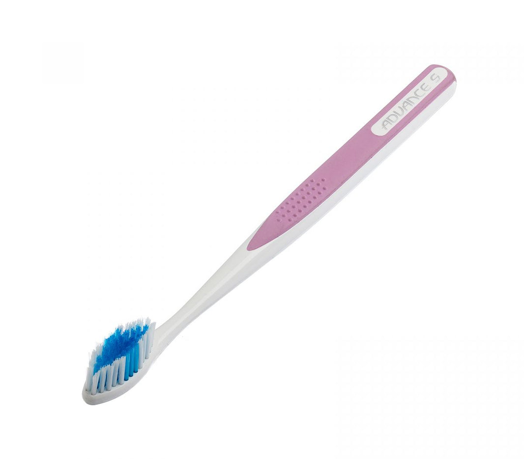 Weiße Tandex Zahnbürste Advance soft mit lila Griff und blauen Borsten.